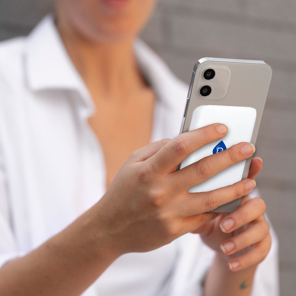 Magnetic Wireless Power Bank – Portable, Powerful, Effortless Charging - Elite TronX